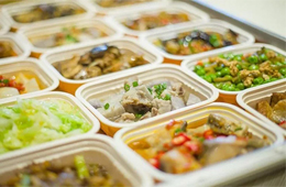 年增20%，但萬(wàn)億團(tuán)餐藍(lán)海還缺個(gè)“獨(dú)角獸”