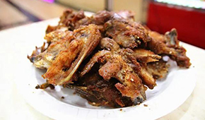 沈陽確診大爺讓雞架火了！這個凍品邊角料里原來藏著一門大生意