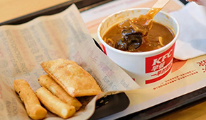 肯德基上新“河南早餐三件套”，胡辣湯油饃頭菜角均是“千味央廚造”